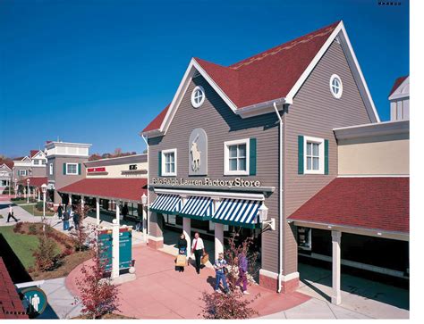 premium outlet clinton crossing.